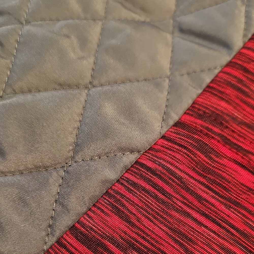 26 International Red and Gray Vest - Picture 10 of 10